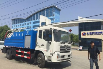 東風天錦7.45立方清洗吸污車